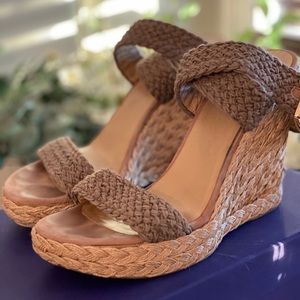 Stuart Weitzman Platform Wedge Size 8 in Khaki